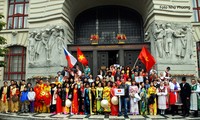 Reconoce la República Checa a comunidad vietnamita como minoría étnica